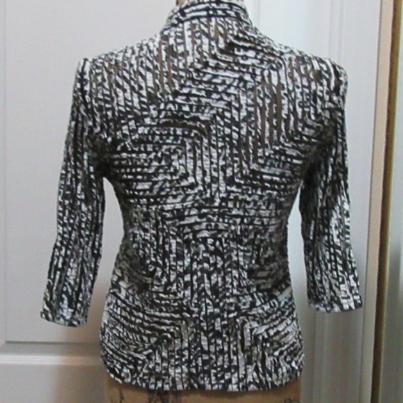 Zip up top or over coat - Attitude size P M - Picture 5 of 14